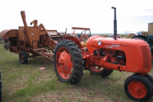 Antique Tractor and antique wheat combine